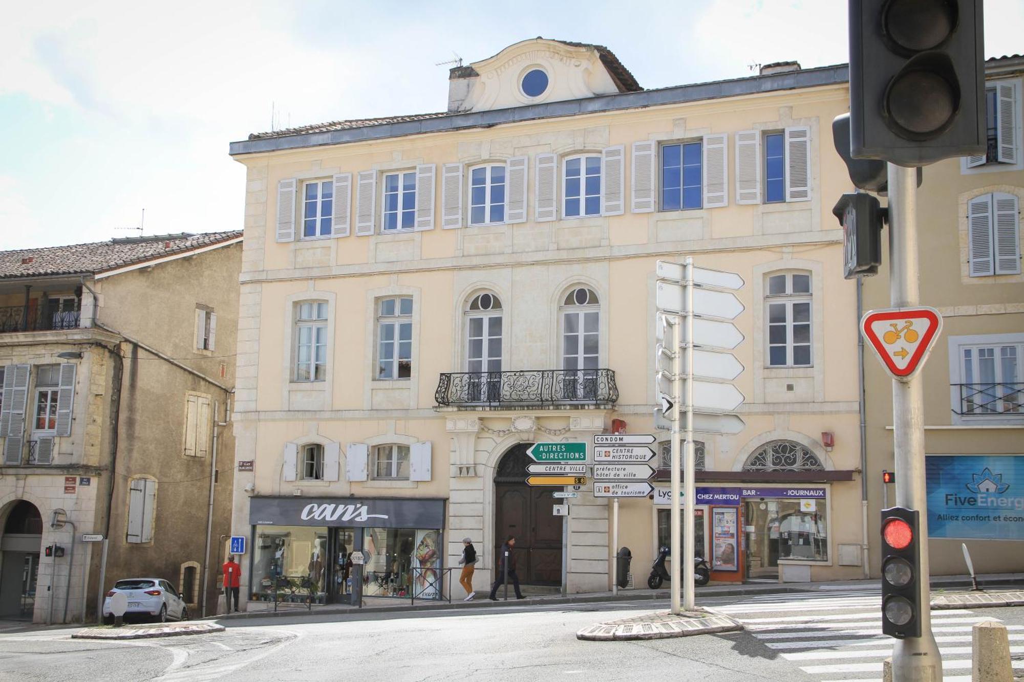 Villaret - Tres Spacieux En Coeur De Ville Auch Dış mekan fotoğraf